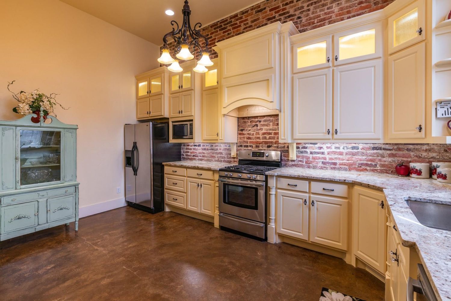 71 N Side Sq, Cooper, TX 75432